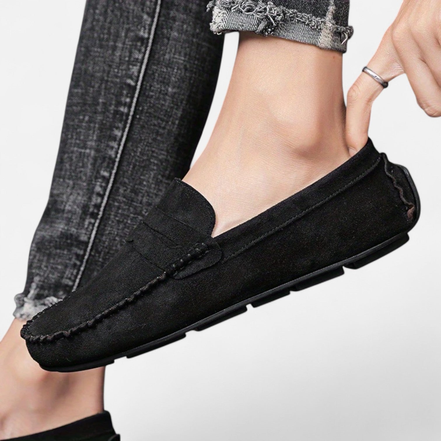 Men's Leather Slip-On Loafers with Cushioned Comfort and Breathable Design