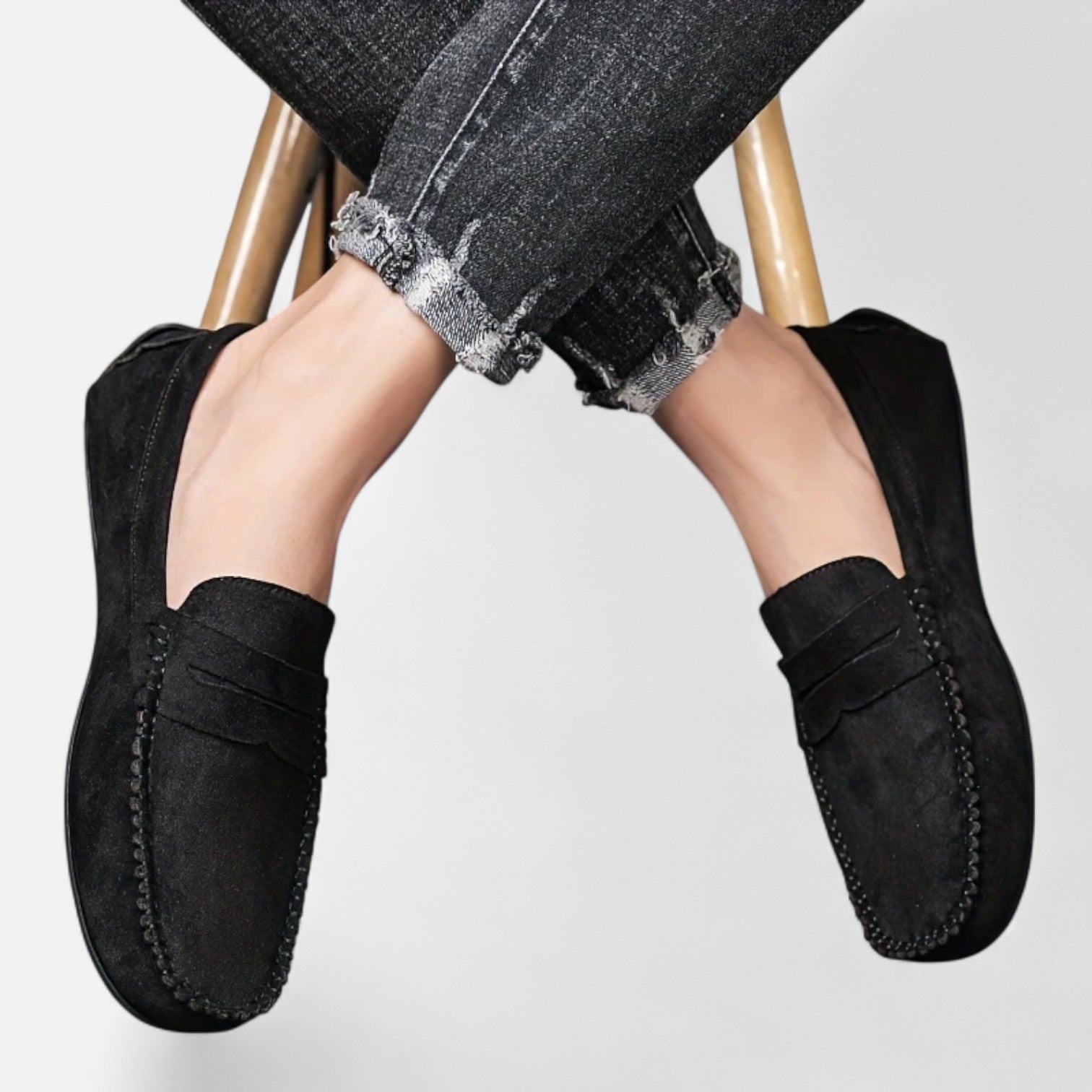 Men's Leather Slip-On Loafers with Cushioned Comfort and Breathable Design